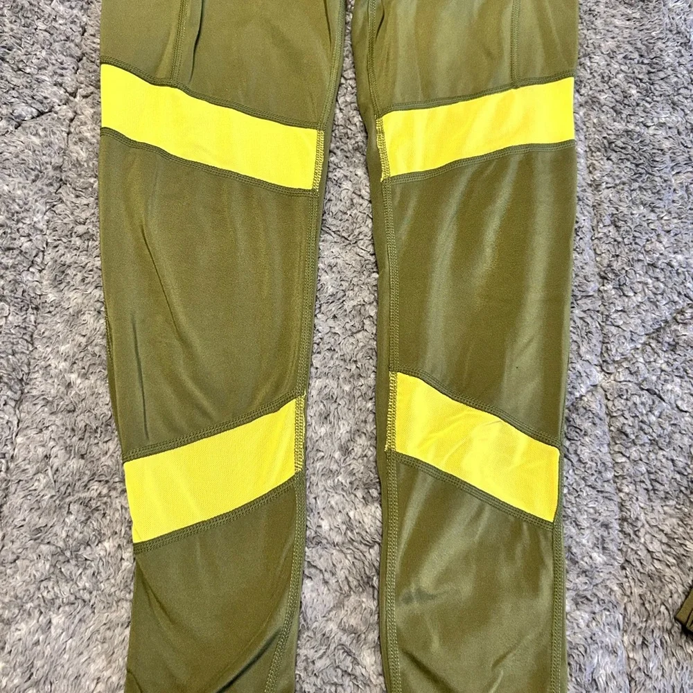 Flag Nor Fail activewear set size small - Picture 2 of 6